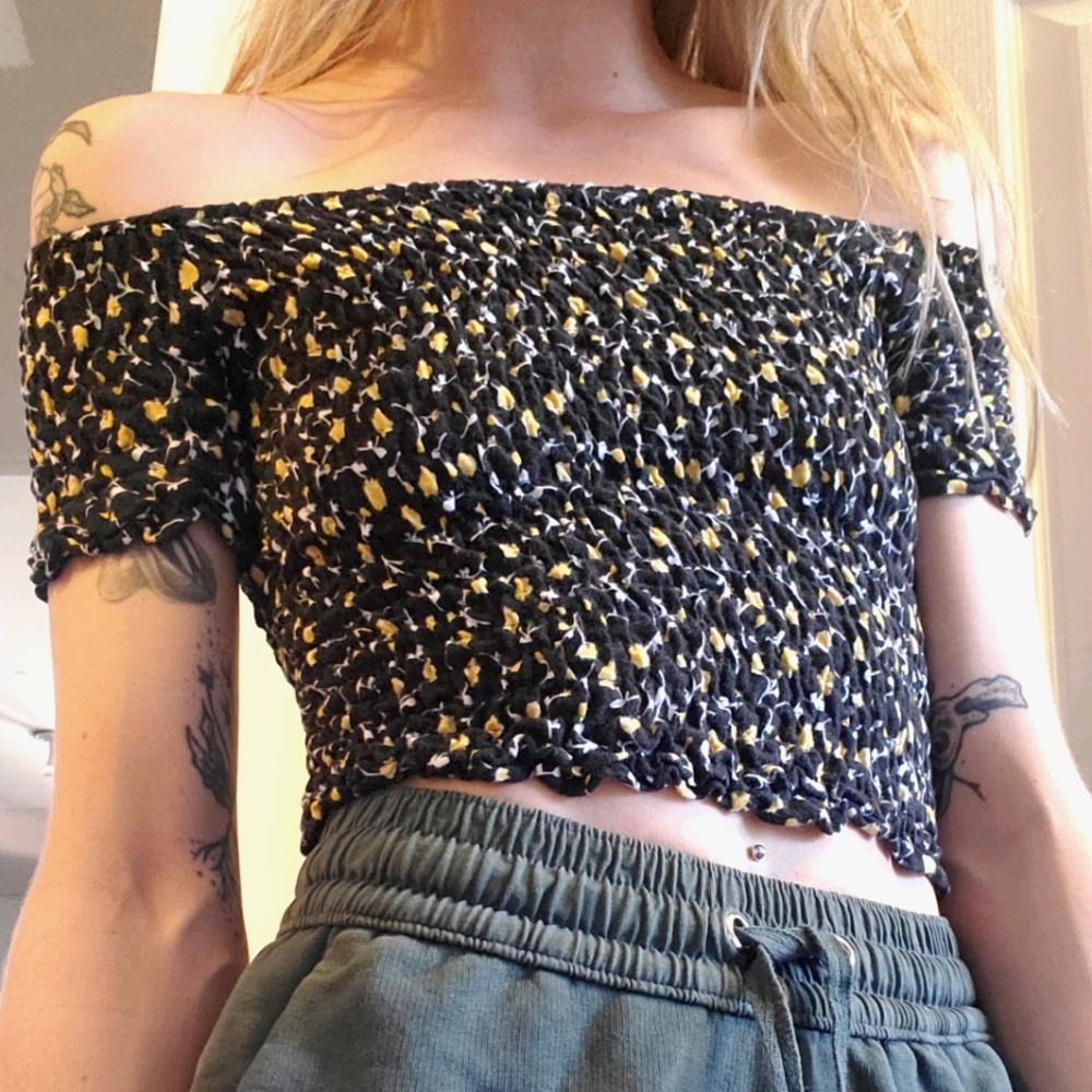 Topshop floral short sleeved crop top